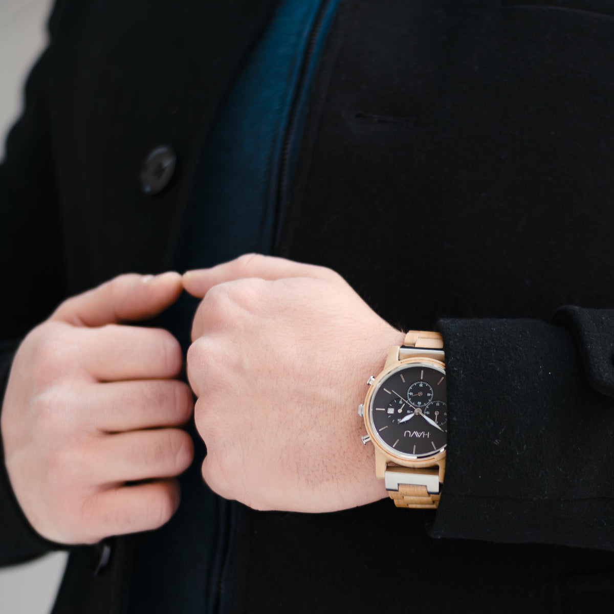 "Harju -miesten rannekello ranteessa"