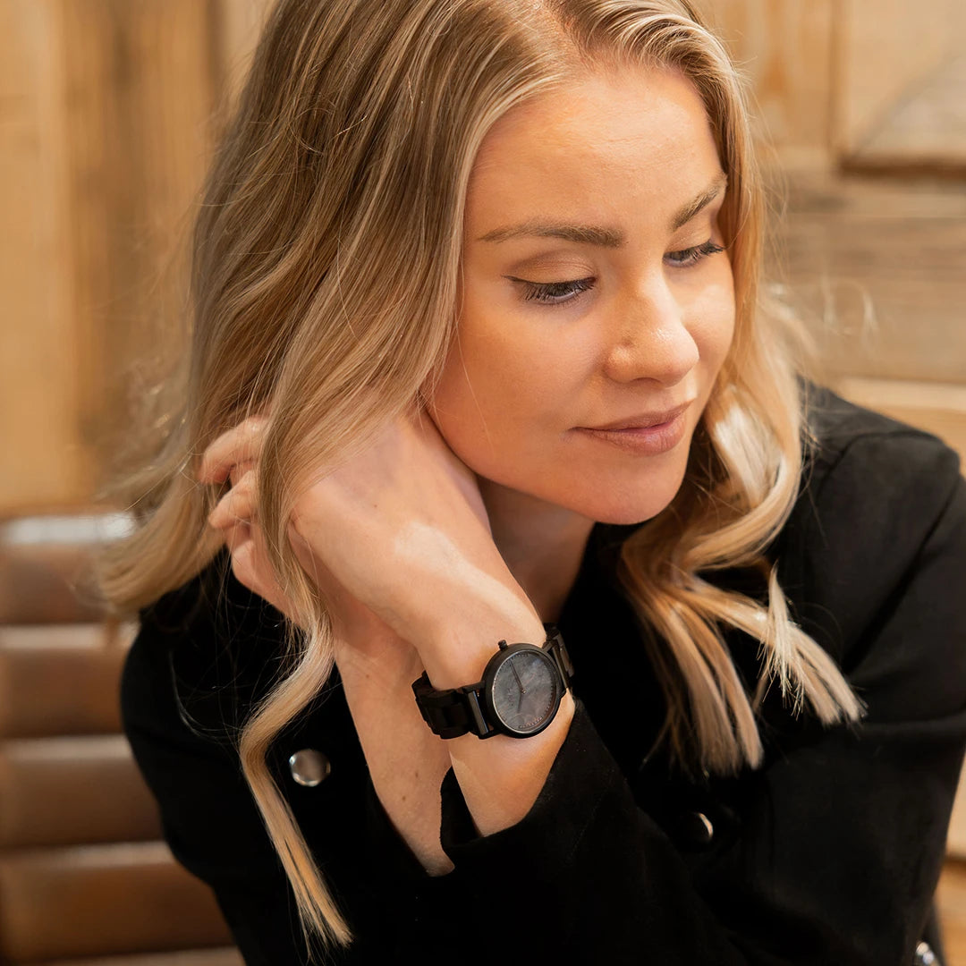 Havu Loimu 32mm-rannekello ranteessa